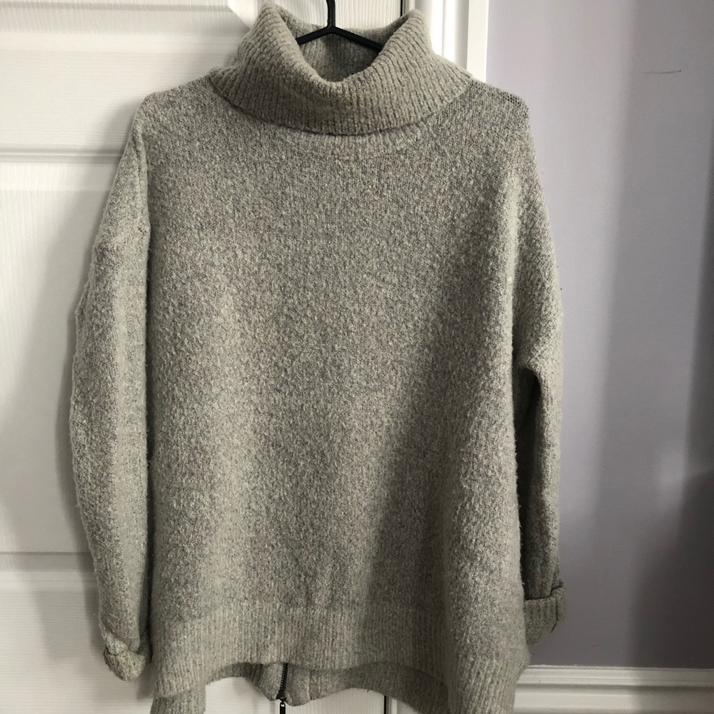Long sleeve turtlenecks.